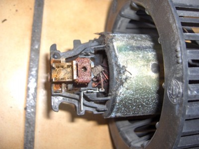 Remise en état moteur de ventilation le 7 Août 2010 011.jpg