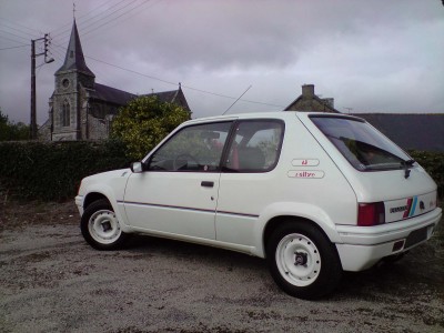 205 rallye aout 2010 églisercf.JPG
