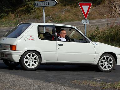 Ne serait-ce pas l'auto de Bébiss ?