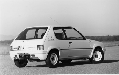 205 rallye  av droite.jpg