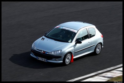 une grosse attaque fasse a une 306 s16bv6 en slick!!