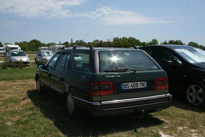 Un OVNI dans le parking