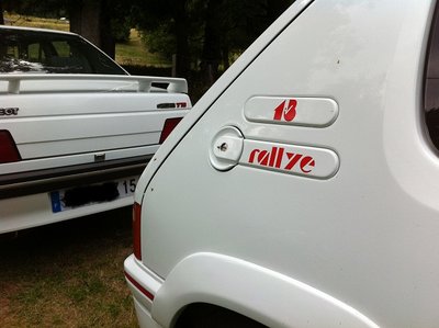 petit contraste de logo,pas mal non?