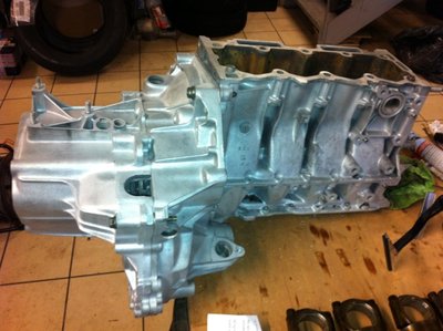 RESTAURATION moteur 205 RALLYE ..jpg