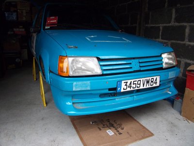 BOUCLIER AVANT ETROIT PEUGEOT 205 2002 Ref. : MC PE B2 051