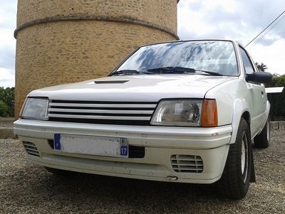 205 RALLYE (2).jpg