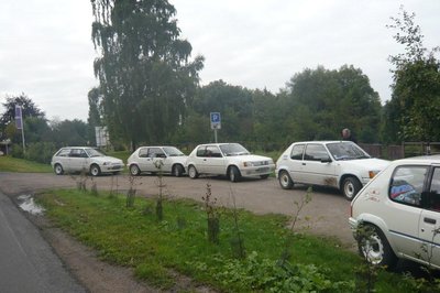 Pause au bord de la route pour aller chercher la réponse à pied quelques centaines de mêtres plus loin.