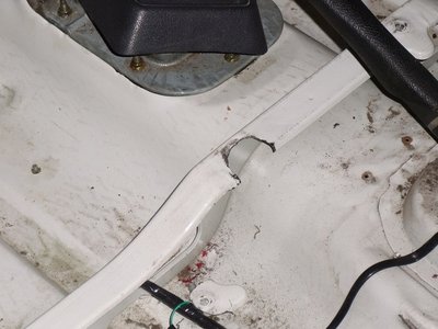 les sieges baquets montés par l ancien proprio,ca devais pas passer donc il s est fait plaisir