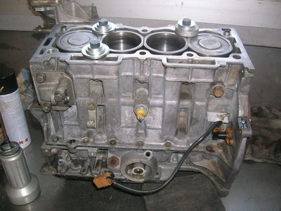 mise en place des chemises et pistons et fermeture carters inferieurs