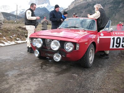Sans doute ma préférée de ce que j'ai vu du plateau: Alfa Roméo Giulia GTA 1300 Junior, belle!!!
