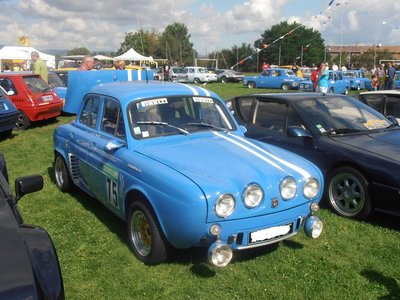 une dauphine proto avec un moteur de R5 ALPINE