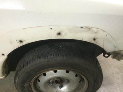 et l'expert ne c'est pas trompé tous les éléments de carrosserie sont ceux d'origines :-)