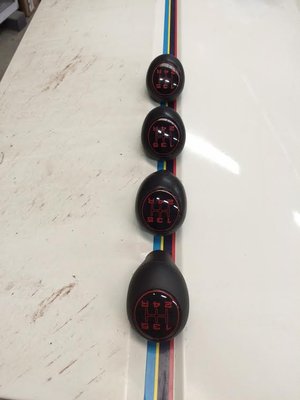 et ma petite collection de pommeaux ;-)