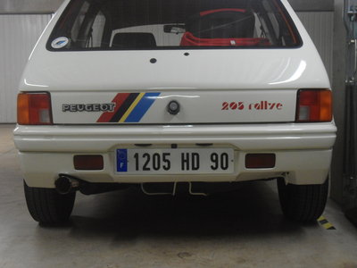 Pose autocollants de coffre (8).JPG