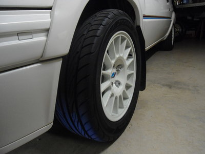 Pneus neufs 205 rallye 021.JPG