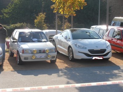 même famille de sportive, même couleur et double sorties, superbe...