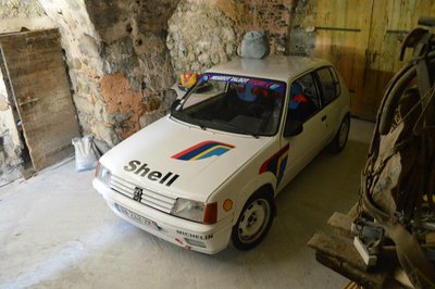 Et enfin la Rallye qui dors dans une maison vers Sisteron...