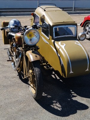 Un drôle de side-car